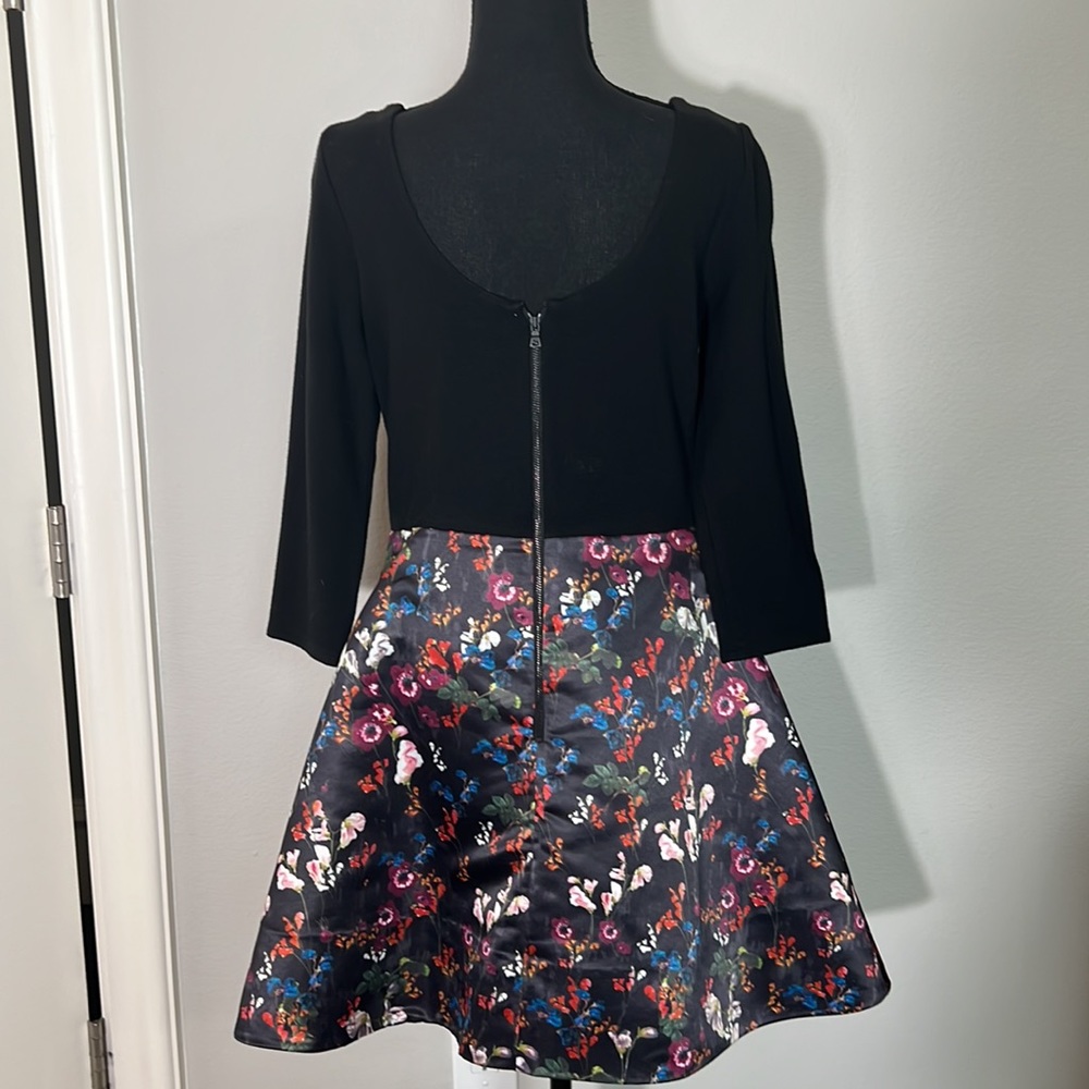 Like New Alice & Olivia Dress - Picture 4 of 9